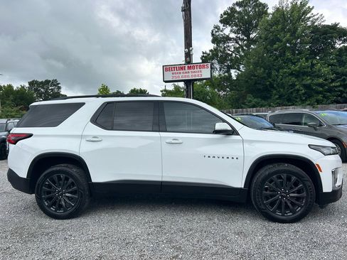 Used 2023 Chevrolet Traverse RS FWD image 3