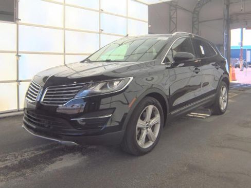 Used 2018 Lincoln MKC Premiere FWD image 1