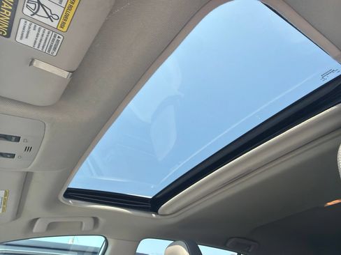Used 2013 Toyota RAV4 XLE FWD image 5
