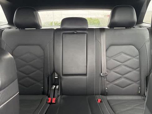 Used 2024 Volkswagen Atlas Cross Sport SE FWD image 20