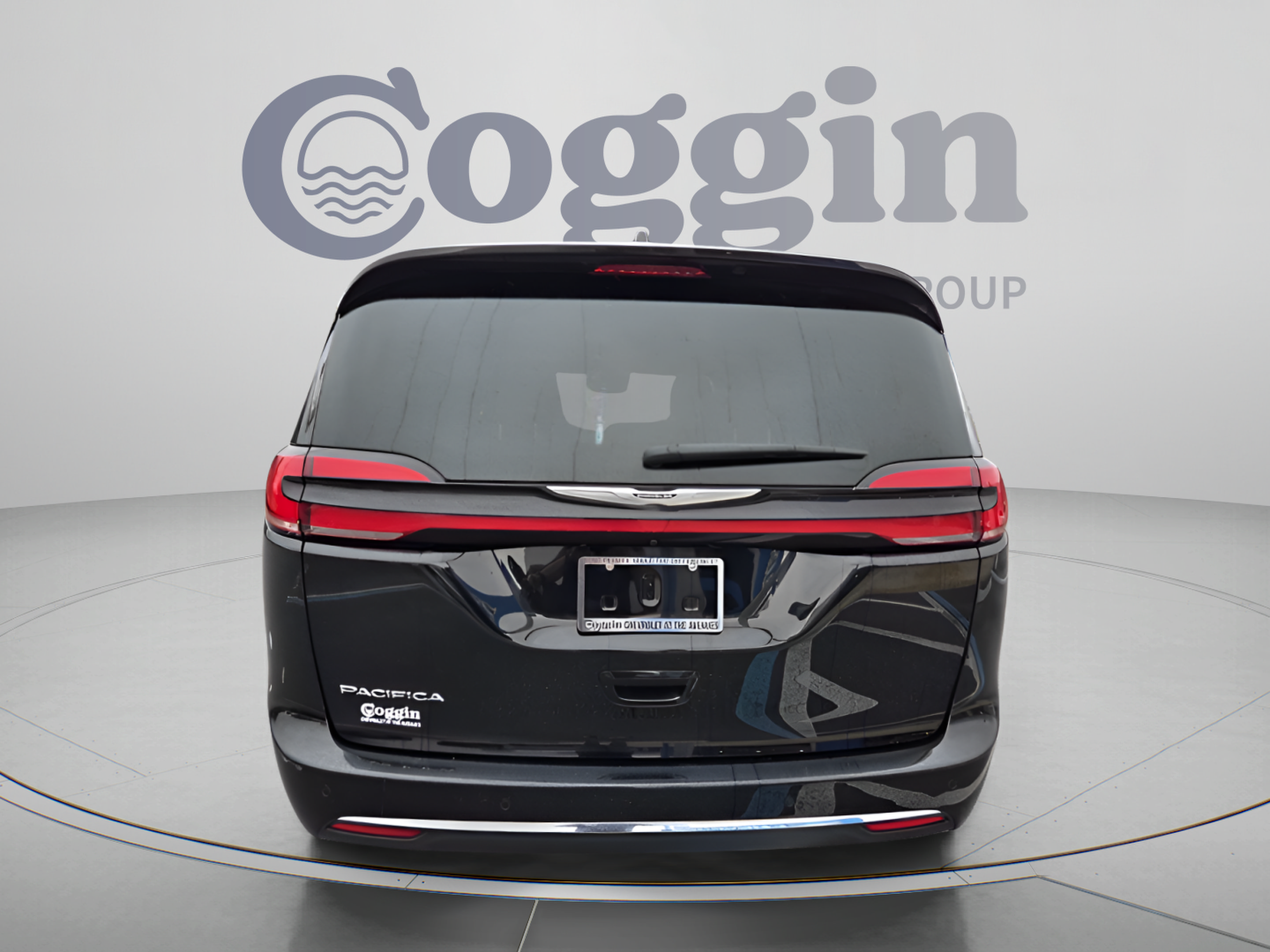 Used 2025 Chrysler Pacifica Select FWD image 4