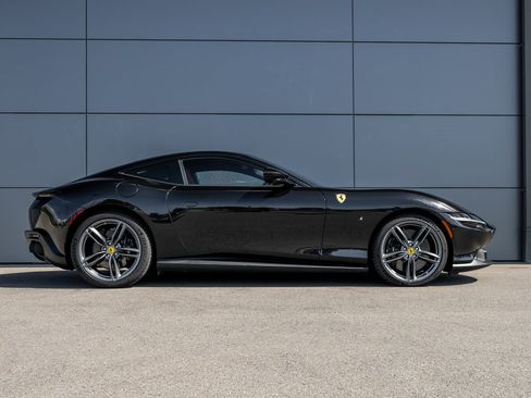 Certified 2022 Ferrari Roma Base image 5