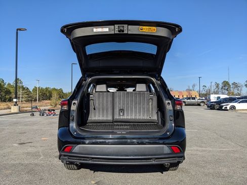 Used 2021 Toyota Highlander XLE image 43