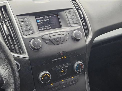 Used 2019 Ford Edge SE FWD image 14