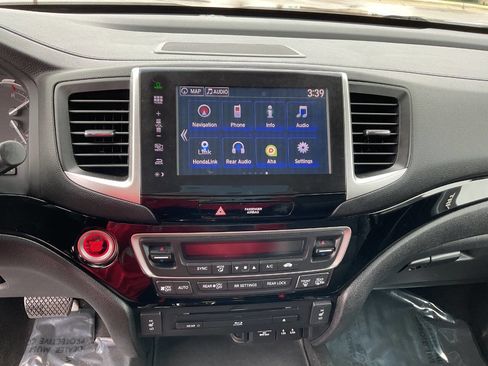 Used 2016 Honda Pilot Touring image 21