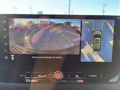 Used 2025 Mitsubishi Outlander SE image 24