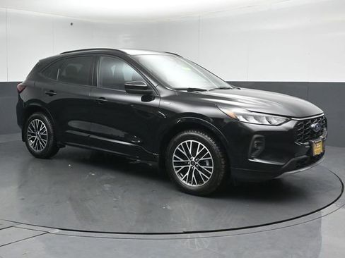 Certified 2024 Ford Escape ST-Line Select w/ Class II Trailer Tow Package AWD/4WD image 6