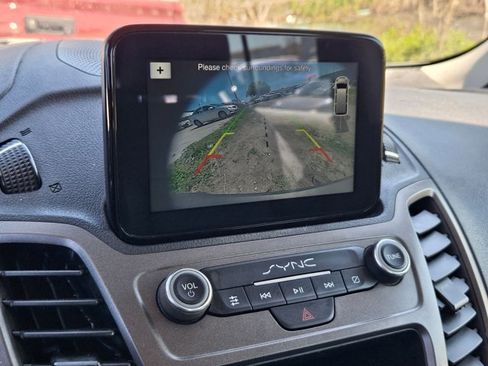 Used 2019 Ford Transit Connect XL image 9