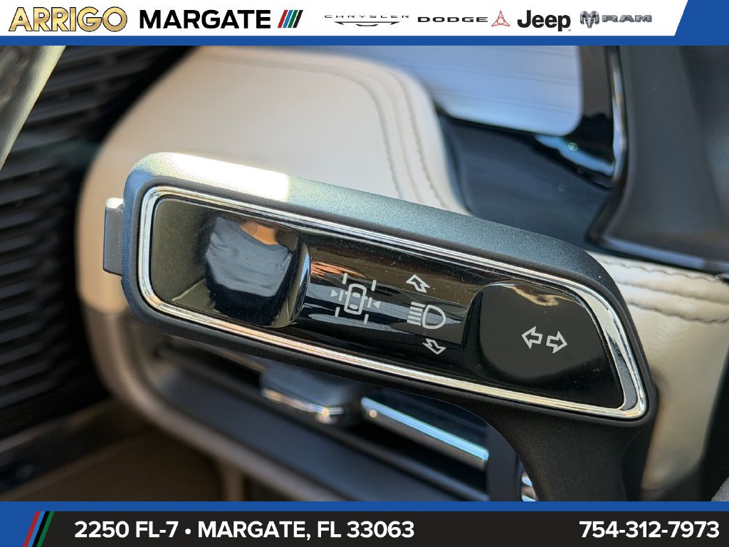 Used 2022 Lincoln Corsair FWD image 33