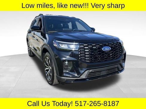 Used 2025 Ford Explorer ST-Line image 1