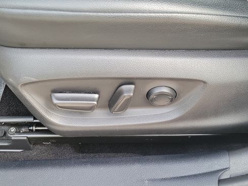 Used 2021 Toyota Camry SE FWD image 14