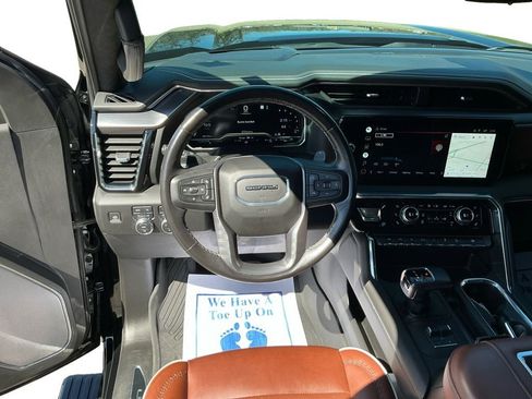 Used 2022 GMC Sierra 1500 Denali Ultimate AWD/4WD image 12