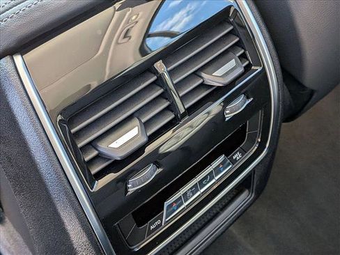 Used 2026 BMW X7 xDrive40i image 18