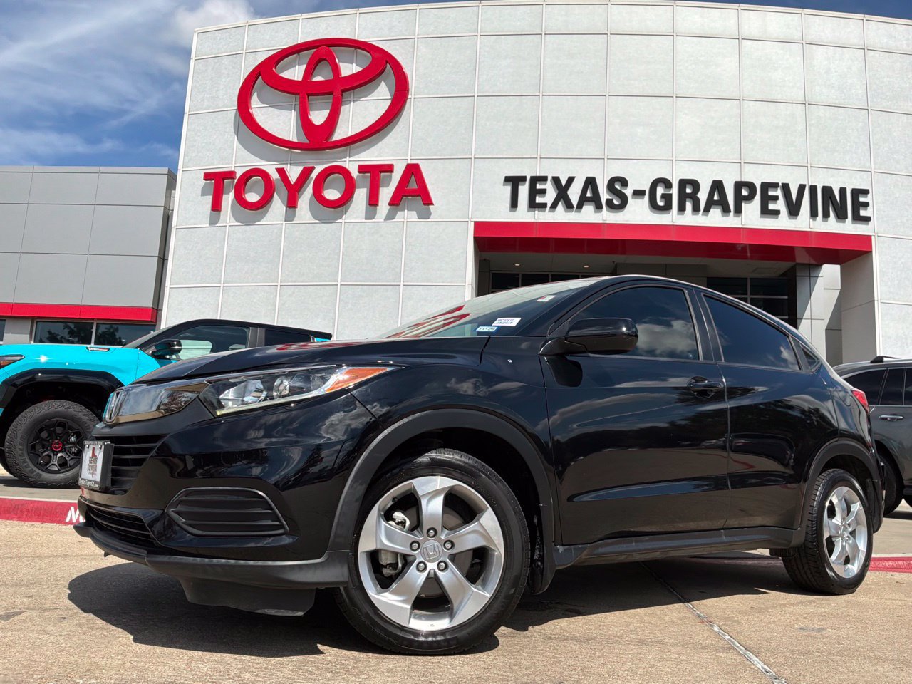 Used 2021 Honda HR-V LX image 2