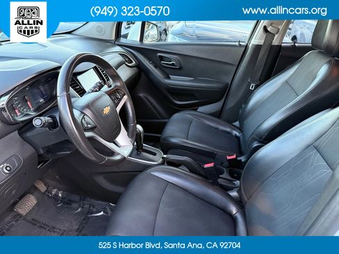 Used 2018 Chevrolet Trax LT w/ LT Convenience Package image 7