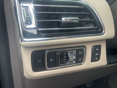 Used 2022 Lincoln Navigator Reserve image 7