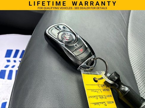 Used 2021 Buick Enclave Essence w/ Sound and Sites Package FWD image 11