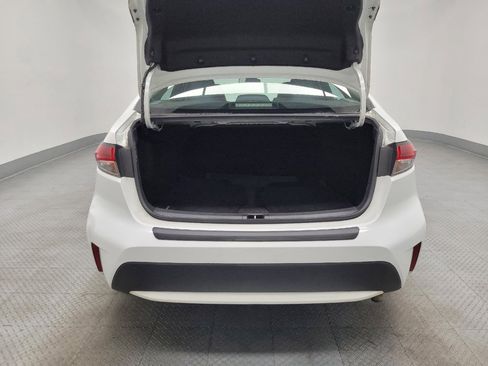 Used 2021 Toyota Corolla LE image 29