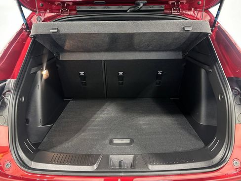 Used 2025 Chevrolet Trax RS FWD image 5