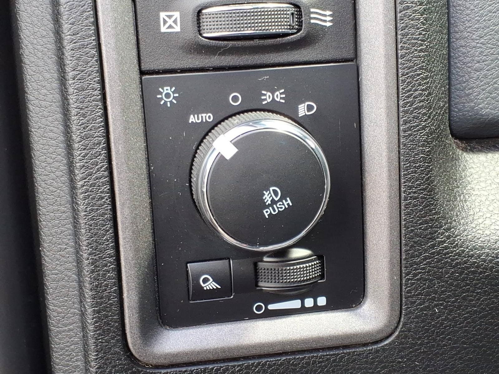 Used 2019 RAM 1500 Express w/ Express Value Package AWD/4WD image 14