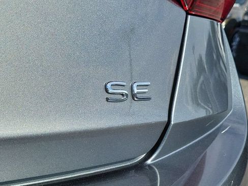 Used 2024 Volkswagen Jetta SE FWD image 8