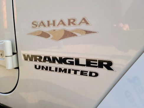 Used 2014 Jeep Wrangler Unlimited Sahara w/ Connectivity Group image 16