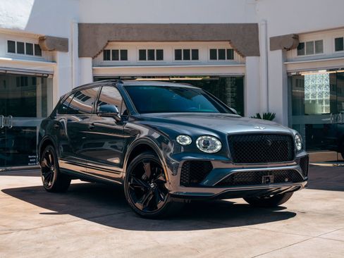 Used 2024 Bentley Bentayga Extended Wheelbase AWD/4WD image 1