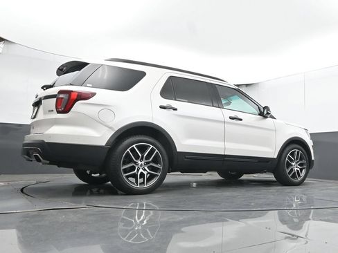 Used 2017 Ford Explorer Sport w/ Equipment Group 401A AWD/4WD image 41
