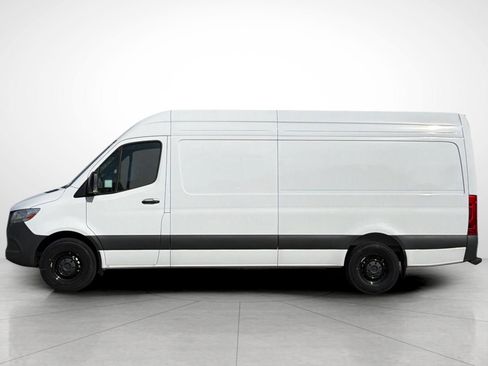 New 2025 Mercedes-Benz Sprinter 2500 image 28