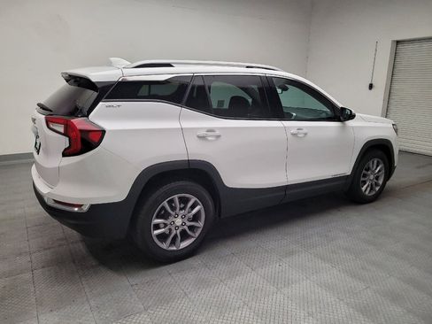 Used 2024 GMC Terrain SLT FWD image 10