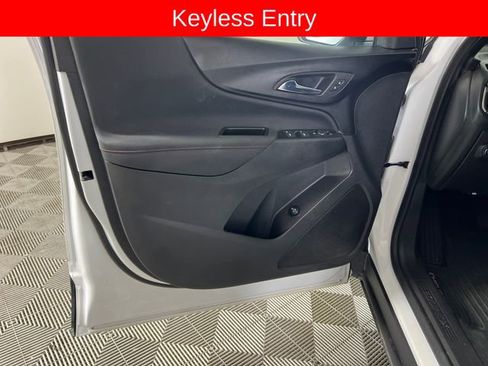 Used 2023 Chevrolet Equinox RS FWD image 11
