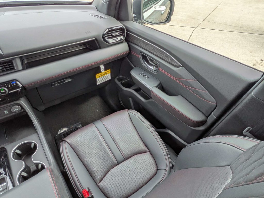 New 2026 Honda Pilot Black Edition image 18