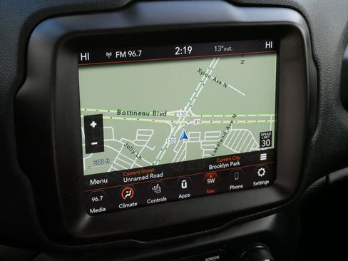 Used 2023 Jeep Renegade Latitude w/ Premium Group image 22