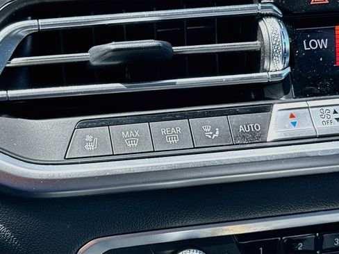 Used 2020 BMW X7 M50i w/ Executive Package AWD/4WD image 21