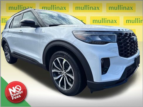 New 2026 Ford Explorer ST-Line image 1