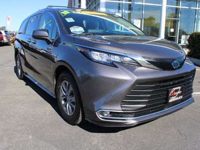 Used 2023 Toyota Sienna XLE