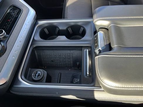 Used 2025 Ford Expedition Max Platinum AWD/4WD image 30