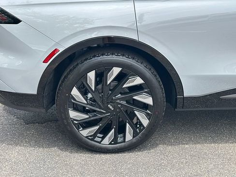 New 2026 Lincoln Nautilus Reserve w/ Jet Appearance Package AWD/4WD image 18