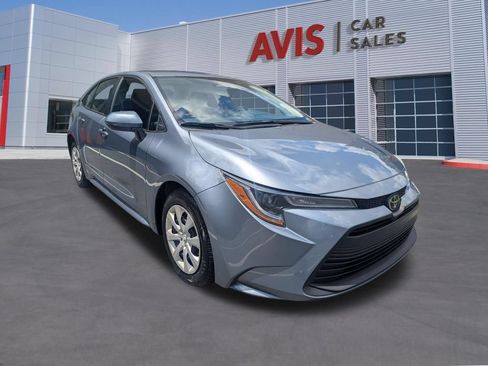 Used 2025 Toyota Corolla LE FWD image 3