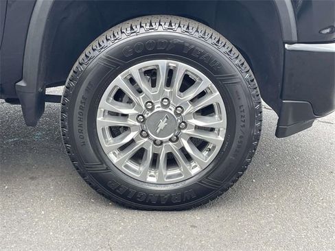 Used 2023 Chevrolet Silverado 2500 High Country image 36