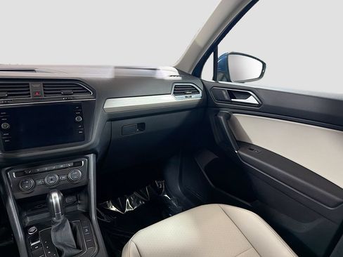Used 2018 Volkswagen Tiguan SE w/ 3rd Row Seat Package AWD/4WD image 23