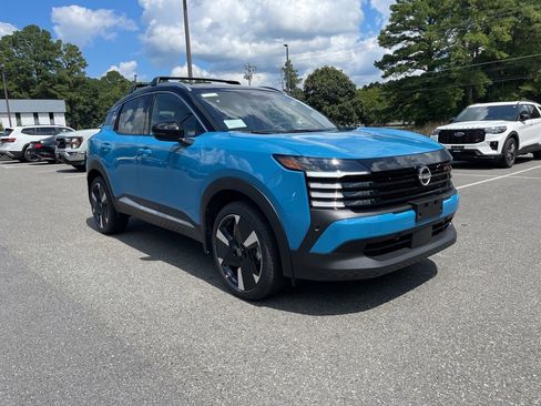 New 2025 Nissan Kicks SR w/ SR Premium Package image 4