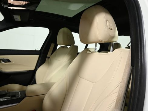 Used 2020 BMW 330i xDrive 330i xDrive w/ Convenience Package image 16