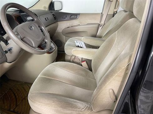 Used 2006 Kia Sedona LX image 2