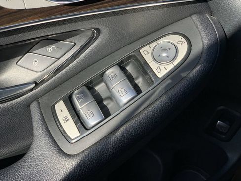 Used 2018 Mercedes-Benz GLC 300 4MATIC image 21