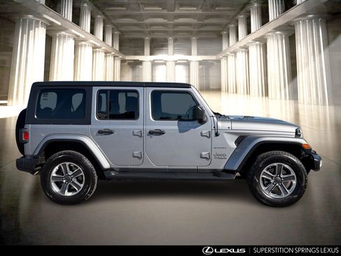 Used 2020 Jeep Wrangler Unlimited Sahara image 3
