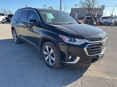 Used 2020 Chevrolet Traverse LT w/ LT Premium Package image 3