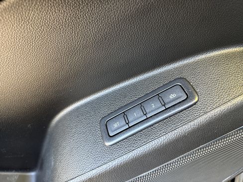 Used 2020 GMC Yukon Denali w/ Open Road Package image 16