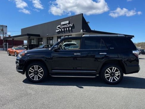 Used 2023 Toyota 4Runner Limited AWD/4WD image 7