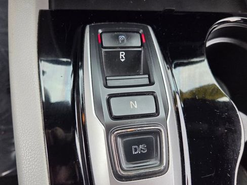 Used 2018 Honda Pilot Touring image 28